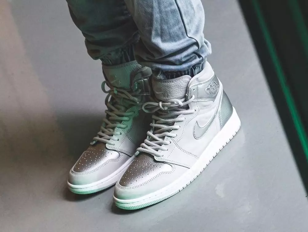 Air Jordan 1 Japan Silver 555088-029 – Erscheinungsdatum On-Feet