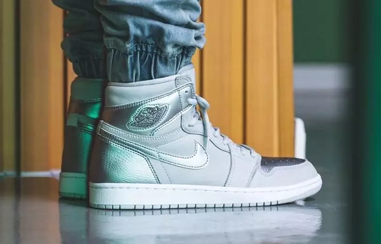 تاریخ عرضه Air Jordan 1 Japan Silver 555088-029 On-Feet