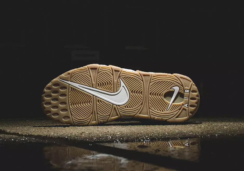 Bílá guma Nike Air Vyšší tempo