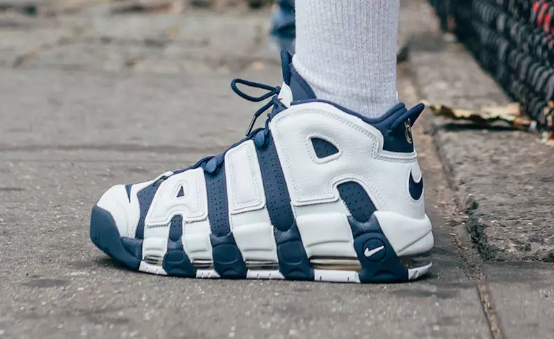 Nike Air Lisää Uptempo Olympic Jaloissa