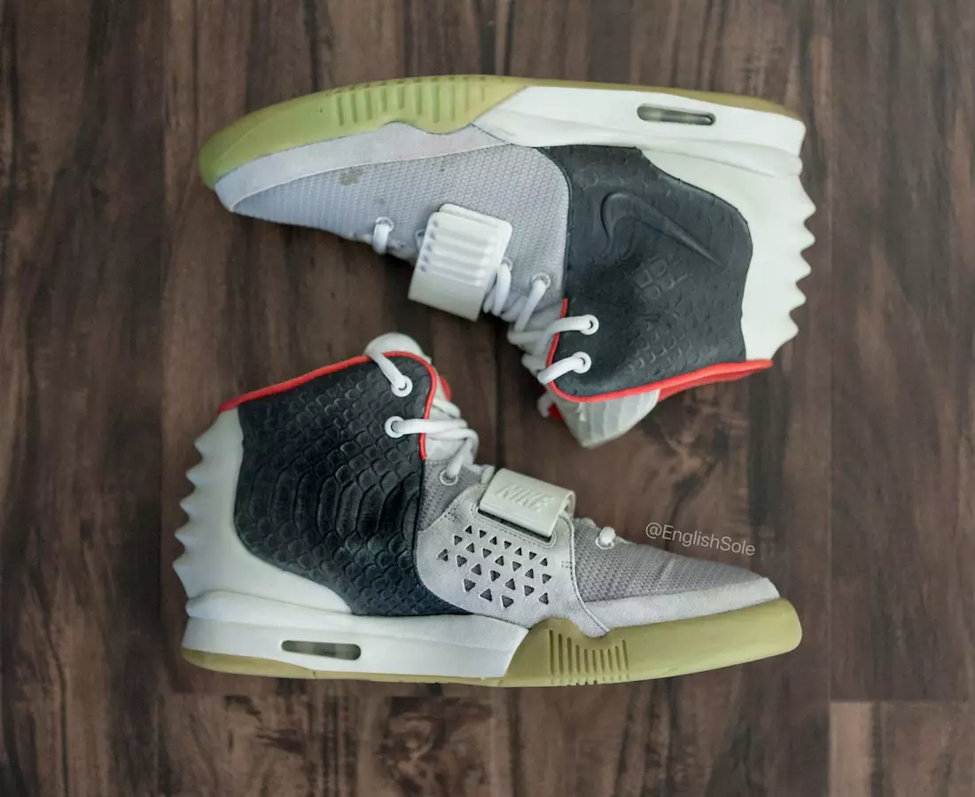 Nike Air Yeezy 2 Mismatch prøve