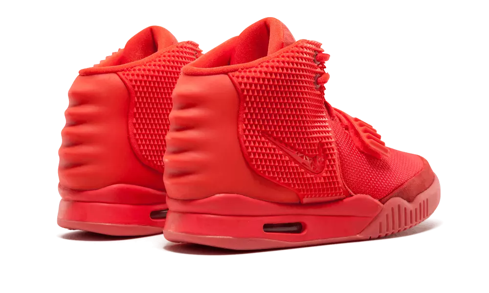 Roter Oktober Yeezy 2