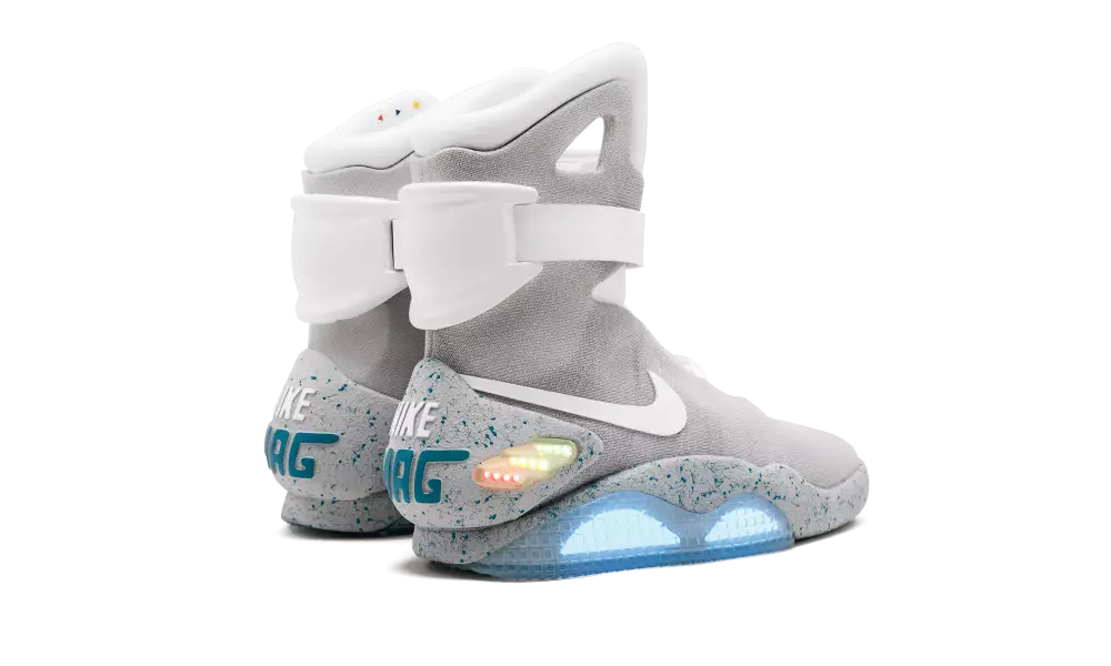 Nike MAG 자동 레이싱