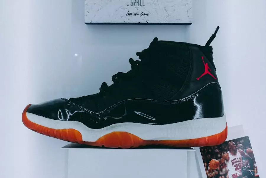 Air Jordan 11 Ililetwa Asili