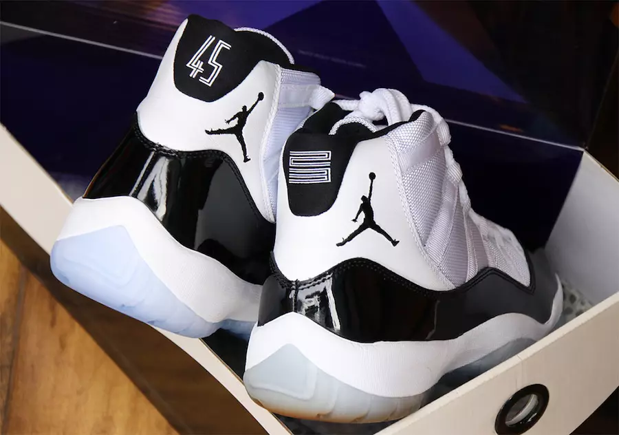 So sánh Air Jordan 11 Concord 2018 và 2011