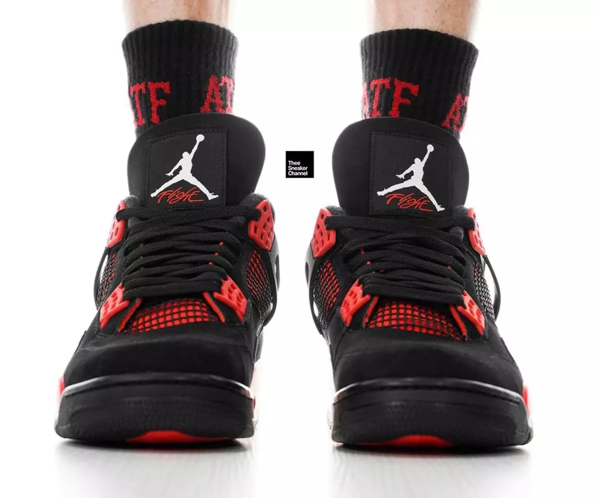 Air Jordan 4 Red Thunder CT8527-016 На крака