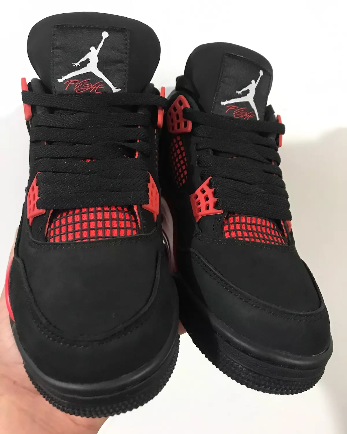 Air Jordan 4 Red Thunder julkaisupäivä