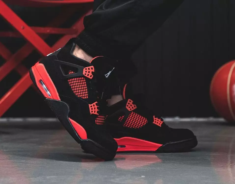 Air Jordan 4 Red Thunder CT8527-016 Дар пойҳои