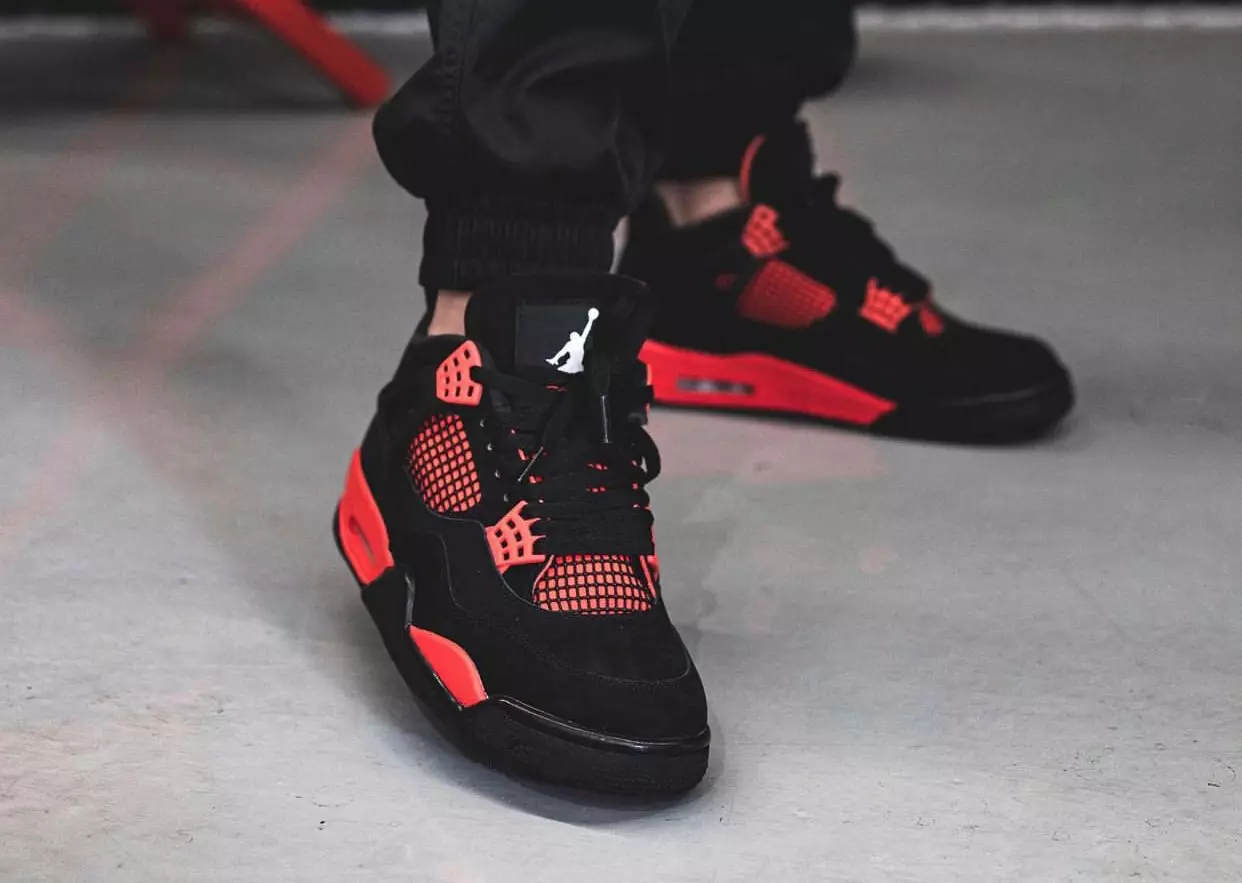 Air Jordan 4 Red Thunder CT8527-016 ფეხზე