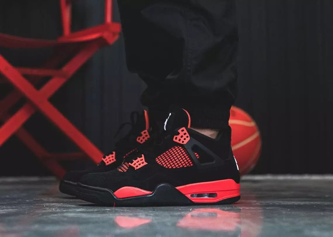 Air Jordan 4 Red Thunder CT8527-016 në këmbë