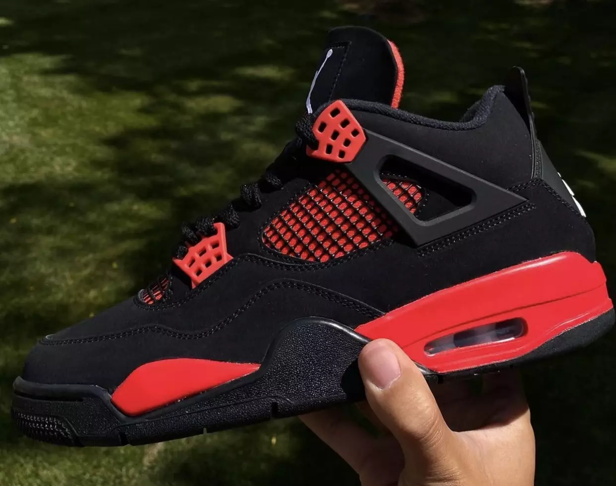 Air Jordan 4 Red Thunder CT8527-016, julkaisupäivän hinnoittelu