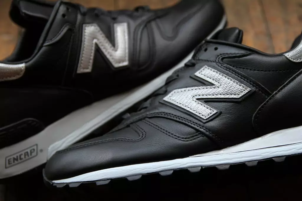 New Balance 1300 Age of Exploration i sort og sølv