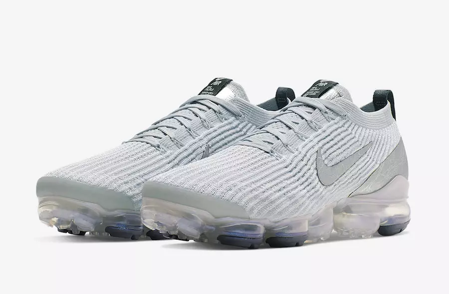 Бұл Nike Air VaporMax 3.0 күлгін сәулелі детальдармен ерекшеленеді