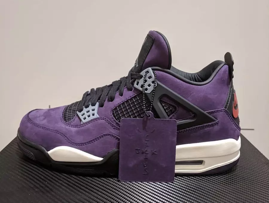 Travis Scott ၏ Air Jordan 4 in ကို အနီးကပ်ကြည့်ရှုပါ။