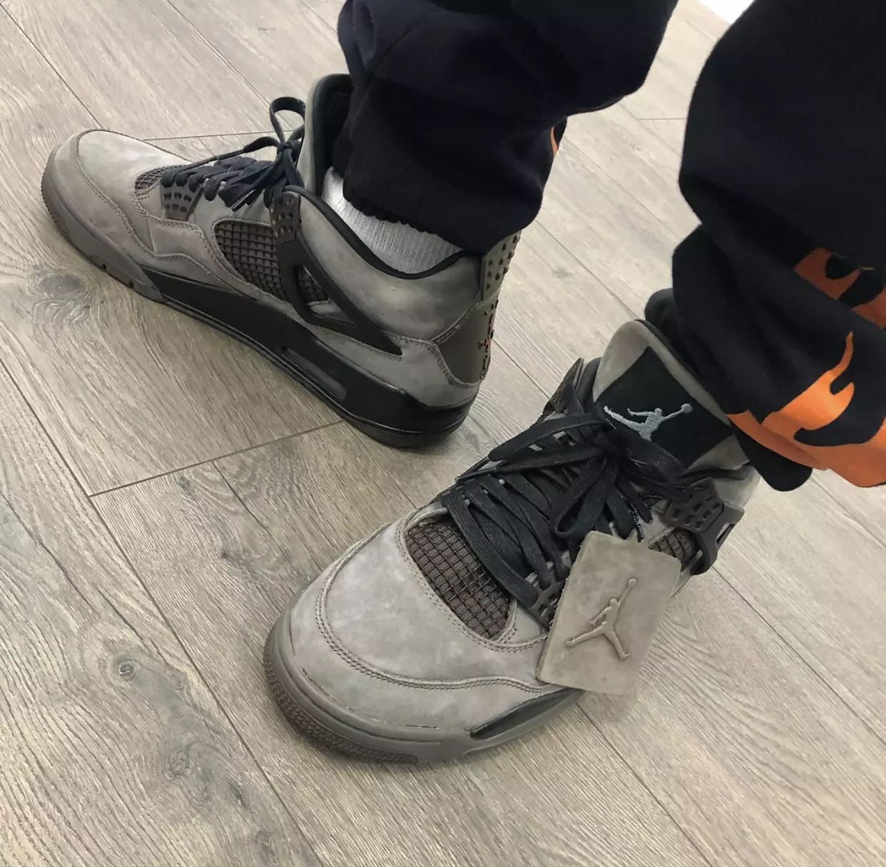 Travis Scott Air Jordan 4 Oliwkowo-czerwony Nike Air