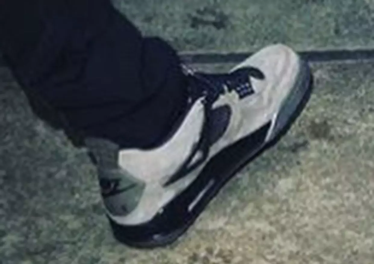 Travis Scott Air Jordan 4 Gri închis Nike Air