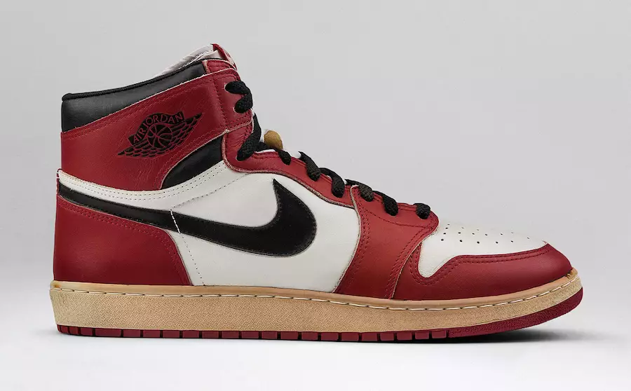 Почит към Home Air Jordan 1