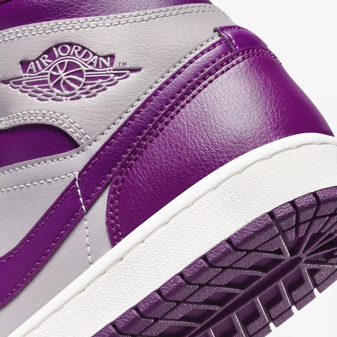 Air Jordan 1 Mëtt WMNS BQ6472-501 Release Datum