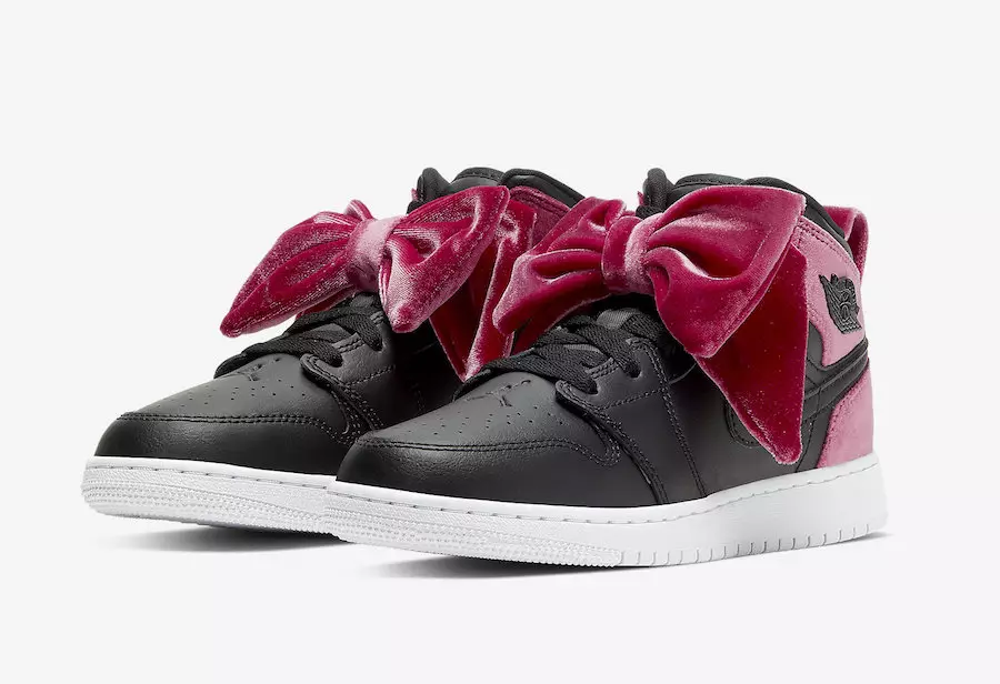 Lançamento do Air Jordan 1 Mid com laços cor-de-rosa