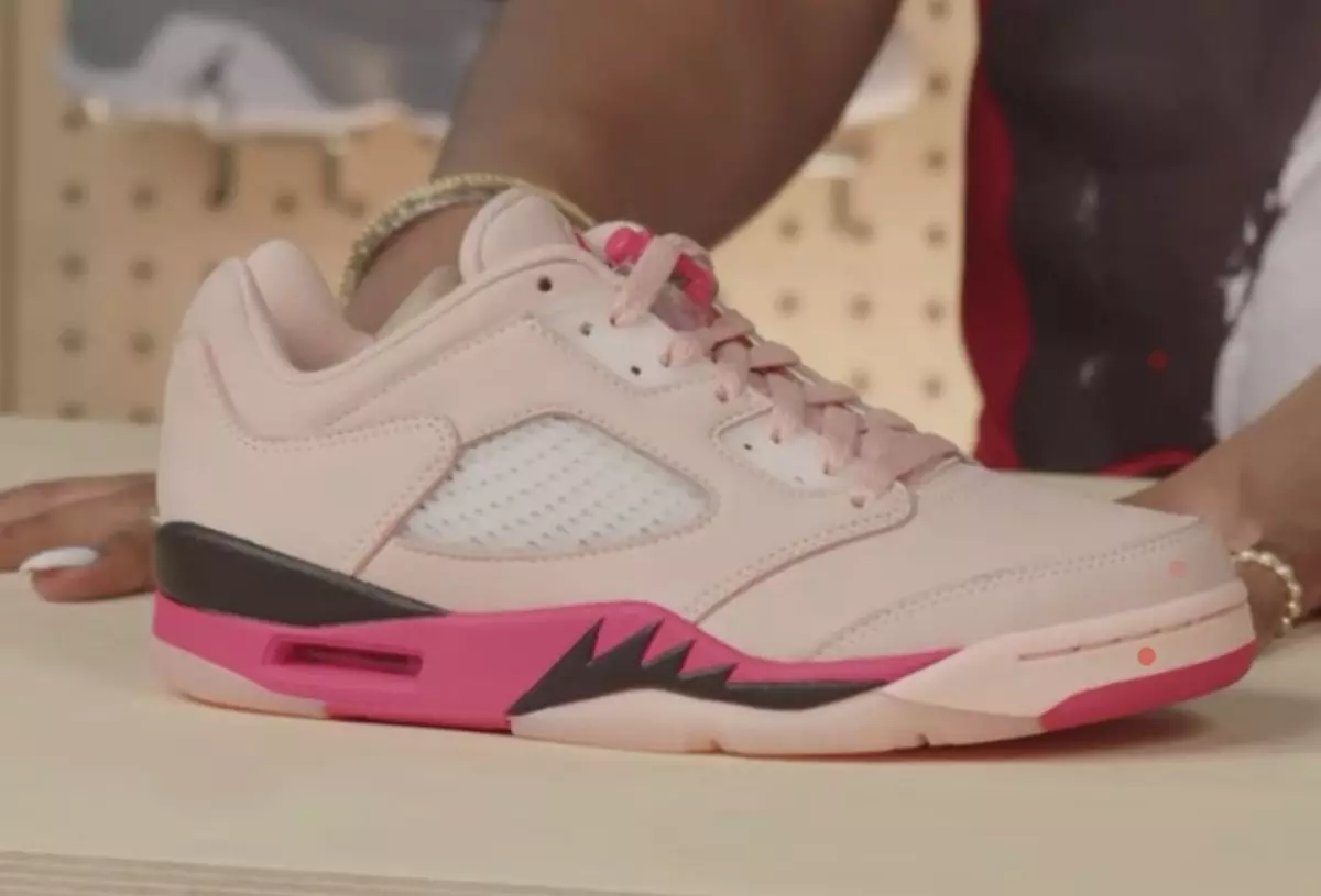 Datum vydání Air Jordan 5 Low Arctic Orange WMNS