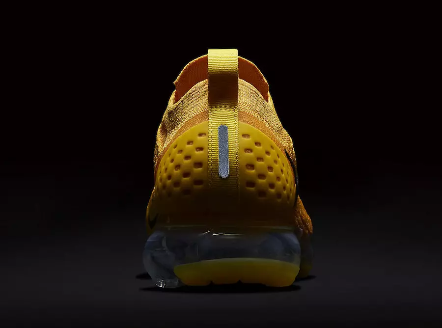 Giày Nike Air VaporMax Moc 2 University Gold AJ6599-700