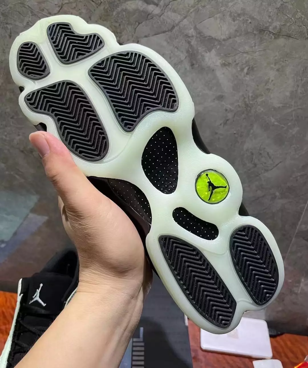 Dátum vydania Air Jordan 13 Low Singles Day DM0803-300