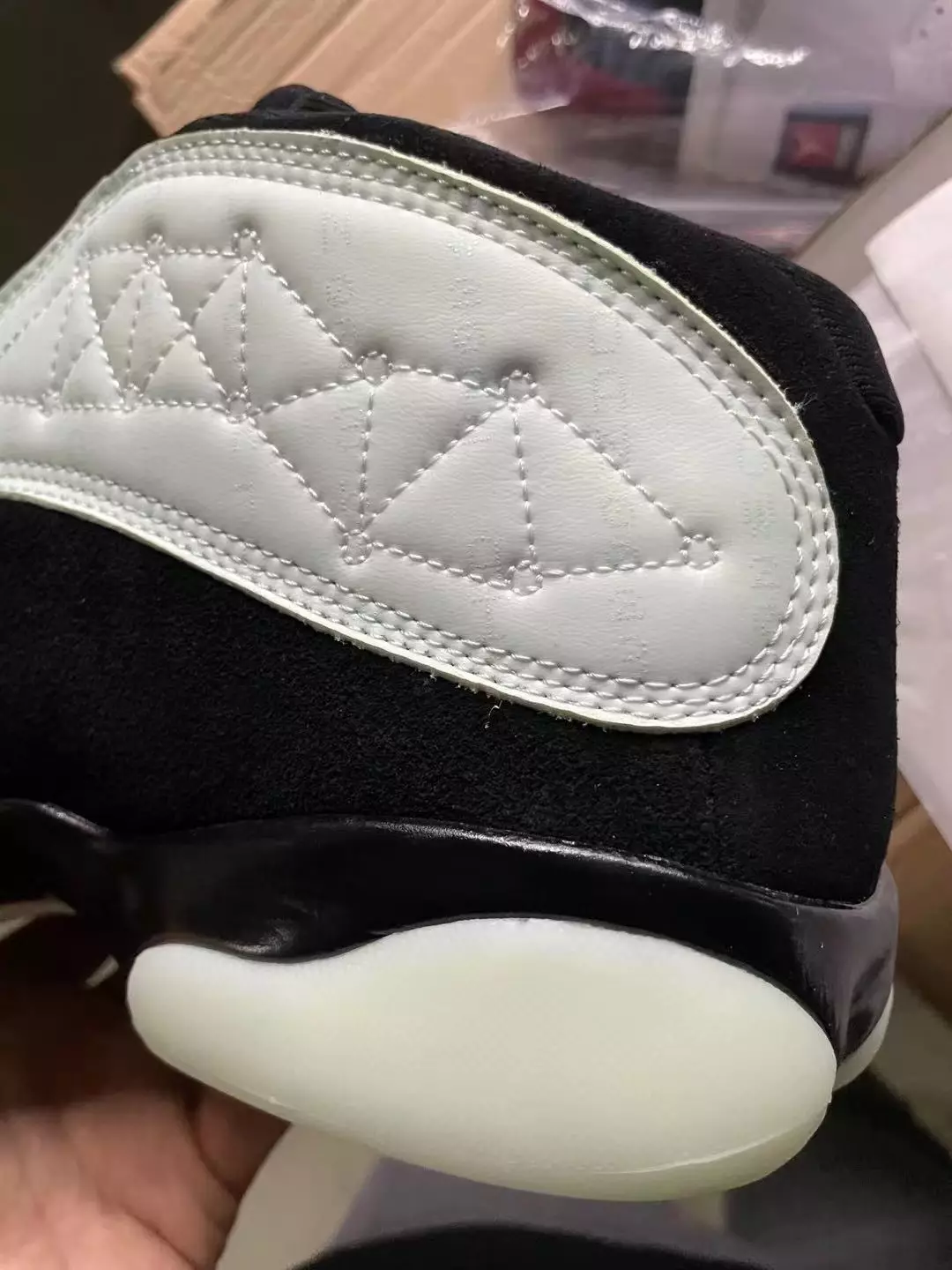 Air Jordan 13 Бага ганцаарчилсан өдөр Арвайн ногоон хар худалдаанд гарсан огноо