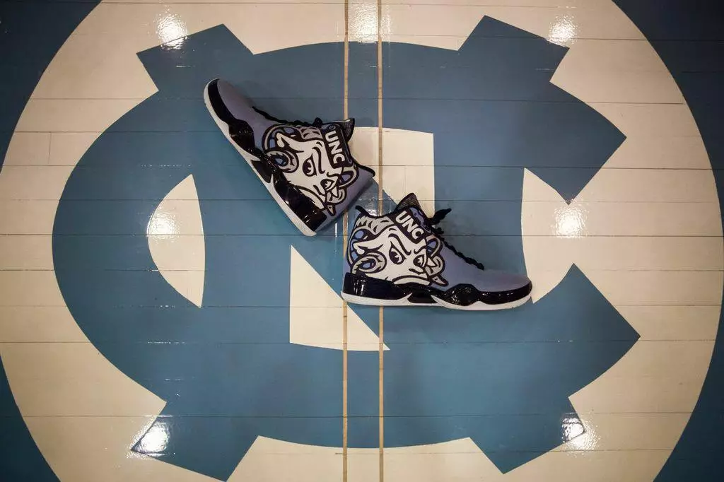 حذاء اير جوردان XX9 UNC Tar Heels PE