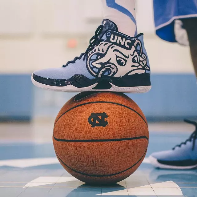 Aer Jordan XX9 UNC Tar Heels PE