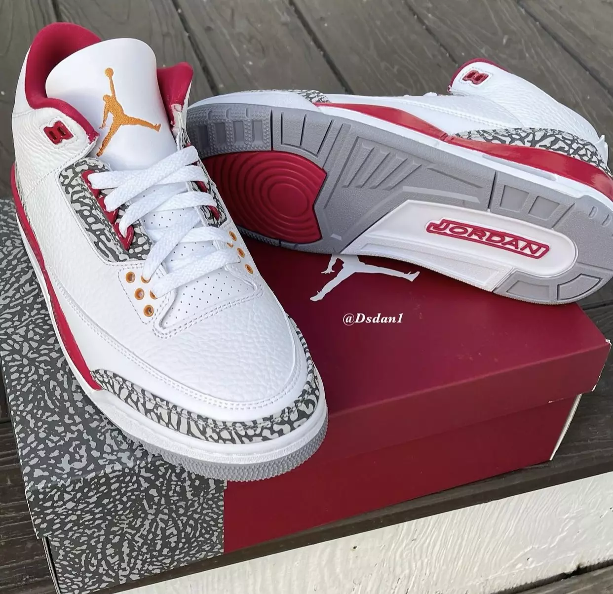 Air Jordan 3 Cardinal Red CT8532-126 Шығарылған күні қолында