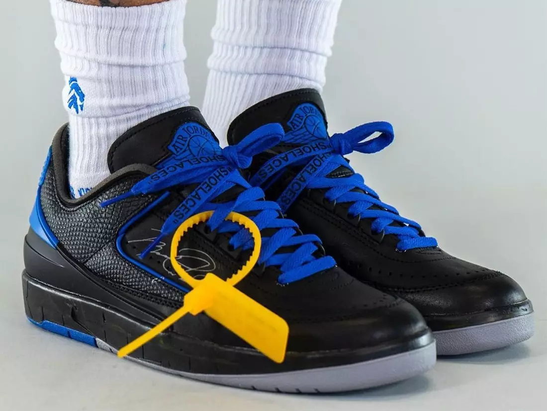 Nespalvotas Air Jordan 2 Low Black Blue DJ4375-004 Išleidimo data ant kojų