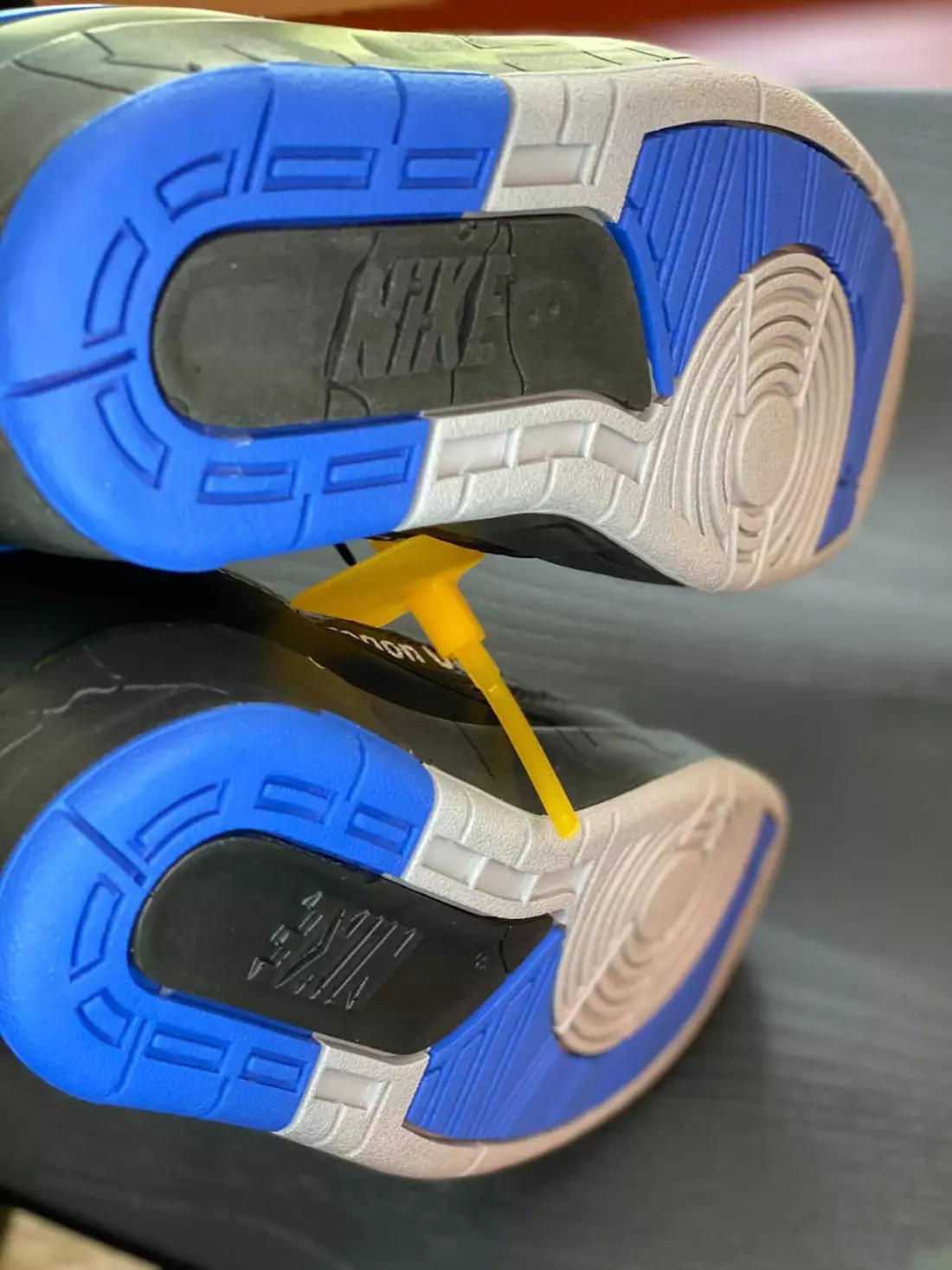 Beinhvítt Air Jordan 2 Low Black Blue Útgáfudagur