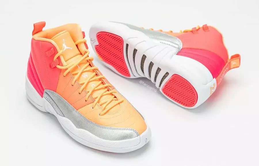 Giá ngày phát hành của Air Jordan 12 GS Hot Punch 510815-601