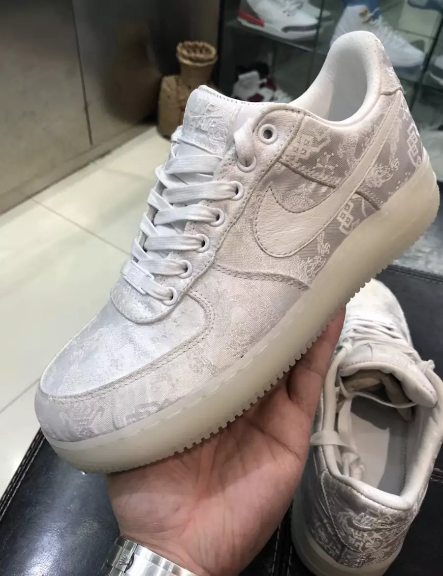 Caillot Nike Air Force 1 AO9286-100