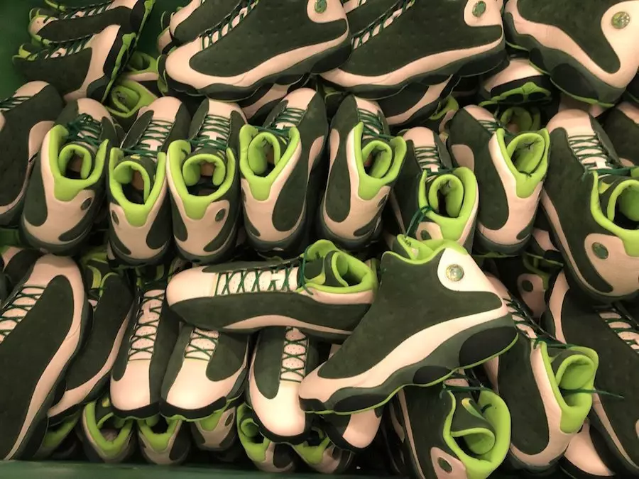 Oregon Ducks Air Jordan 13 roheline