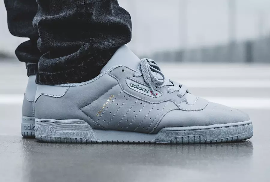 adidas Yeezy Powerphase Մոխրագույն Ոտքերի վրա