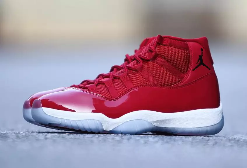 Air Jordan 11 Red vence como 96