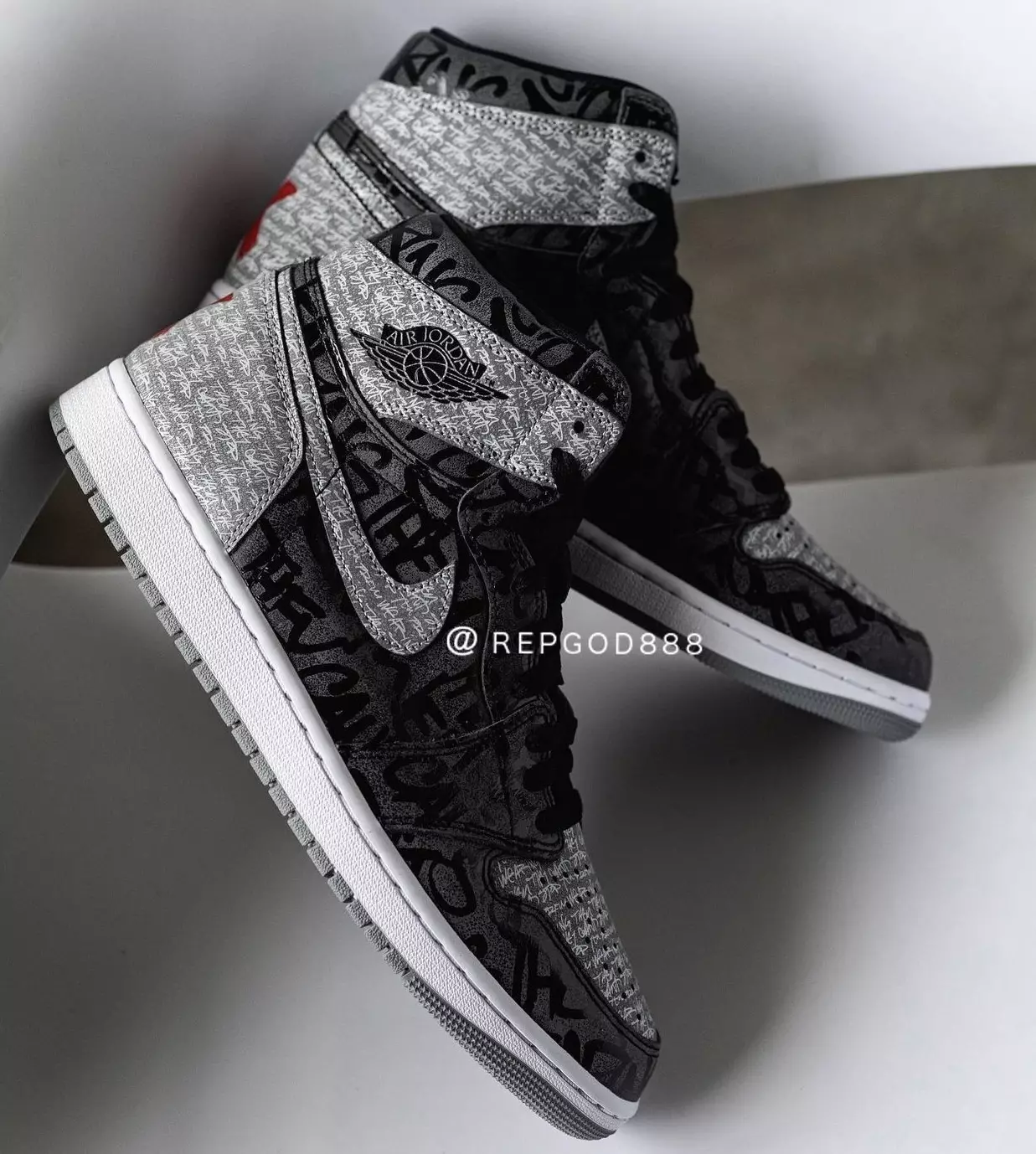 Air Jordan 1 Rebellionaire bannaður 555088-036 Verðlagning á útgáfudegi