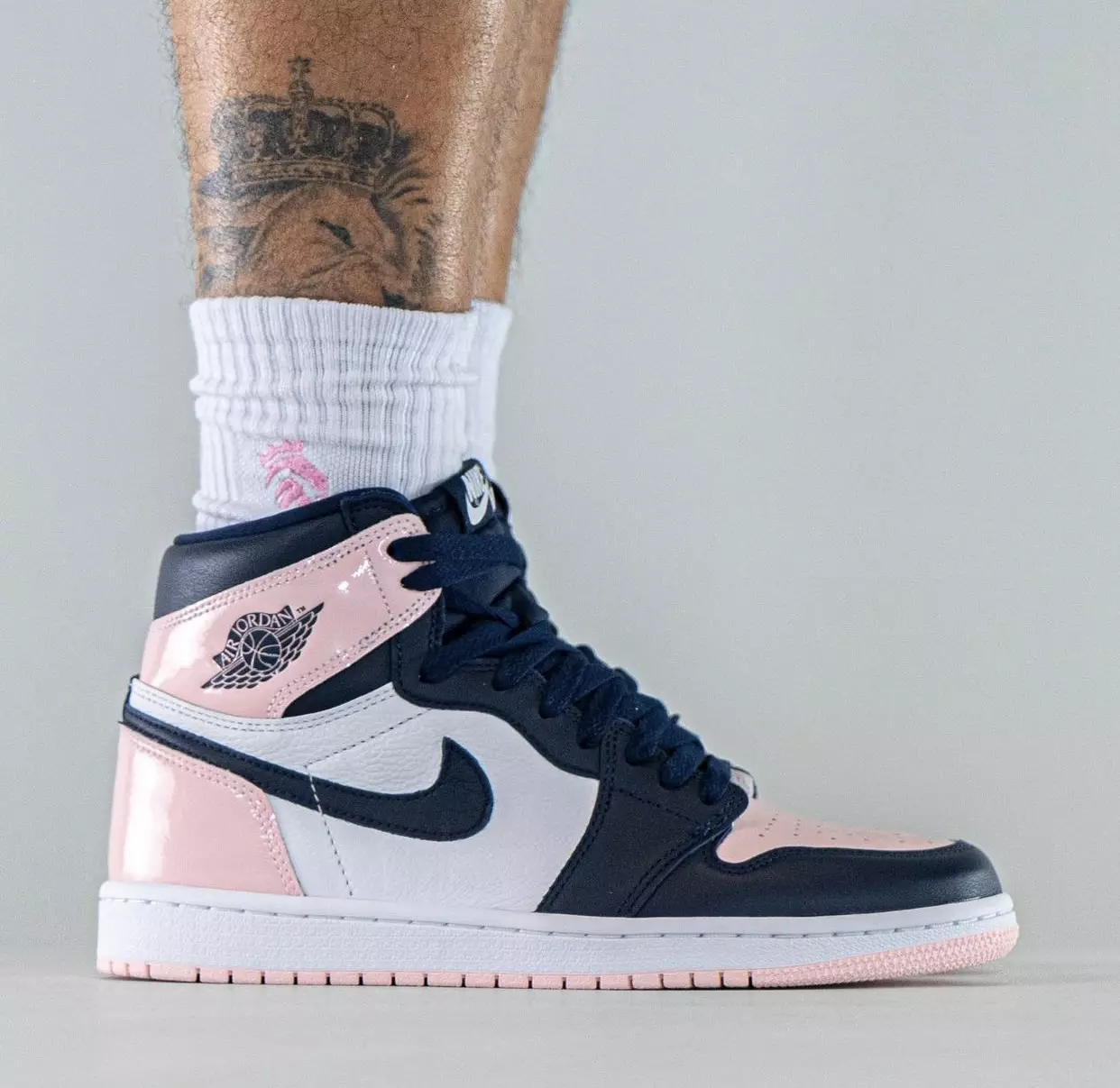 Air Jordan 1 Bubblegum Atmosphere DD9335-641 Megjelenés dátuma lábon