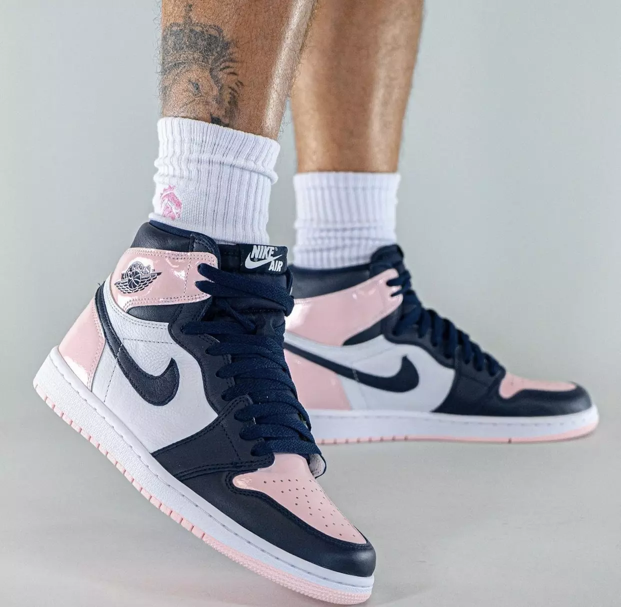 Air Jordan 1 Bubblegum Atmosphere DD9335-641 Data e publikimit në këmbë