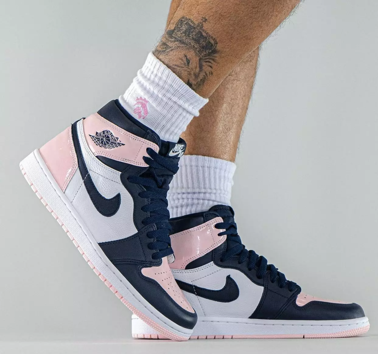 Air Jordan 1 Bubblegum Atmosphere DD9335-641 Megjelenés dátuma lábon