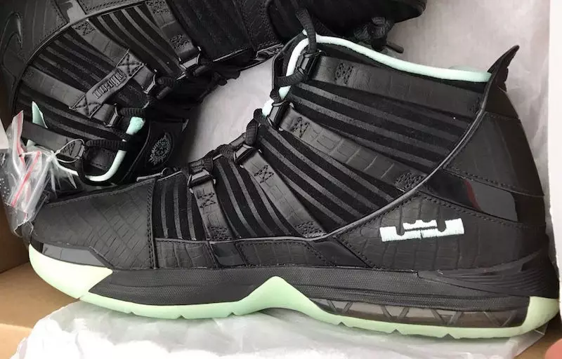 Подробен поглед върху Nike LeBron 3 14240_1