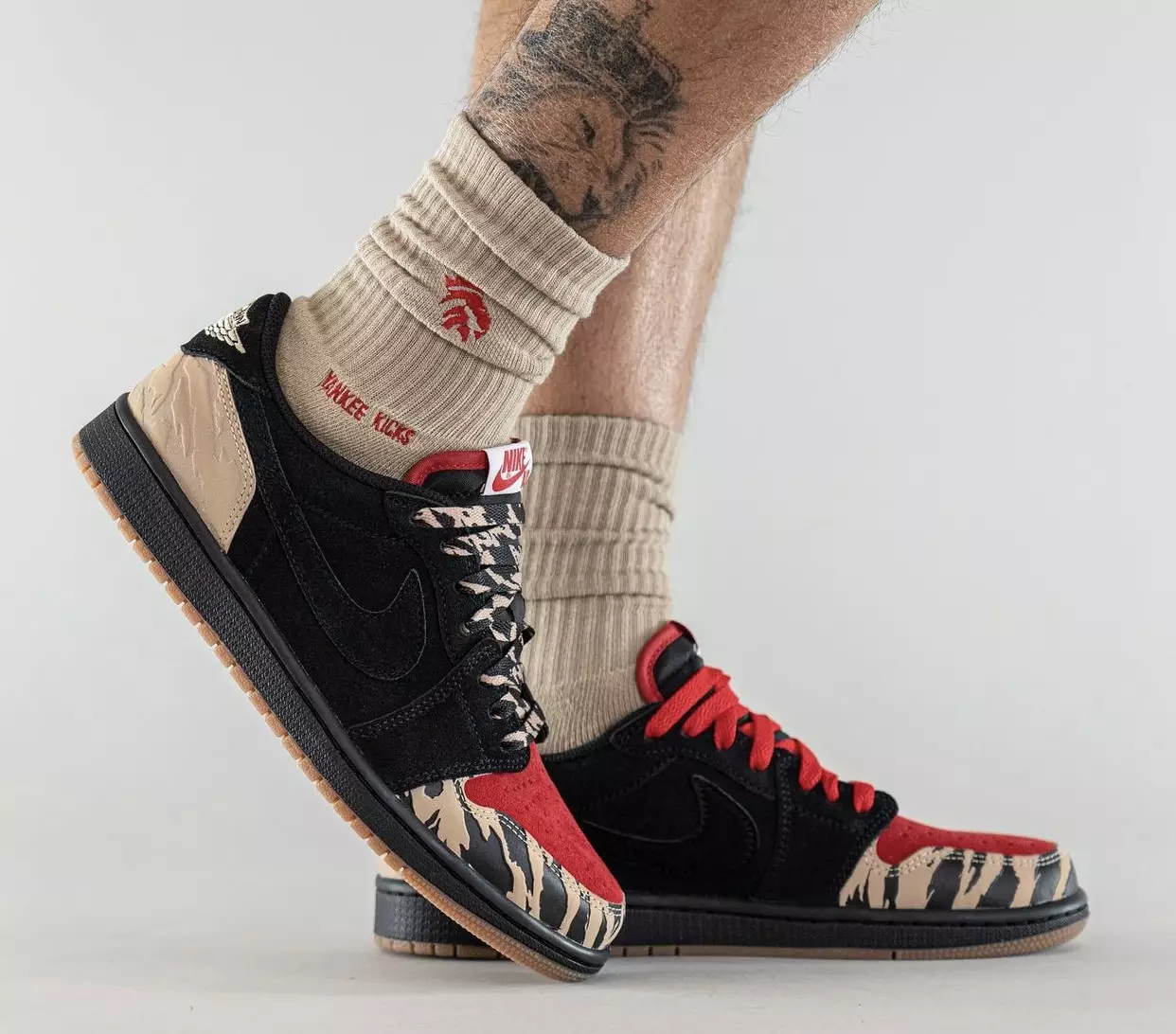 SoleFly Air Jordan 1 Low DN3400-001 – Erscheinungsdatum On-Feet