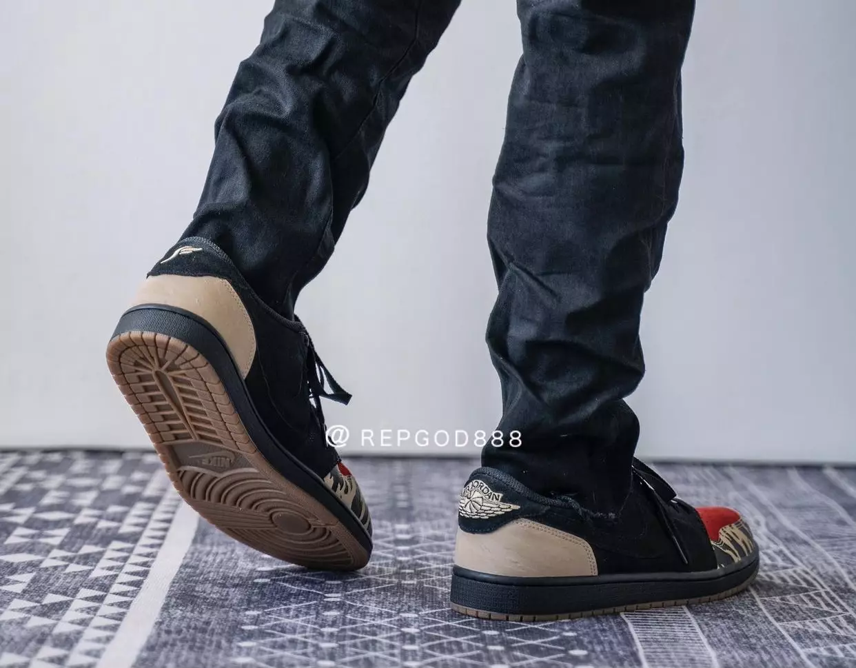 SoleFly Air Jordan 1 Low Carnivore DN3400-001 Útgáfudagur fótgangandi