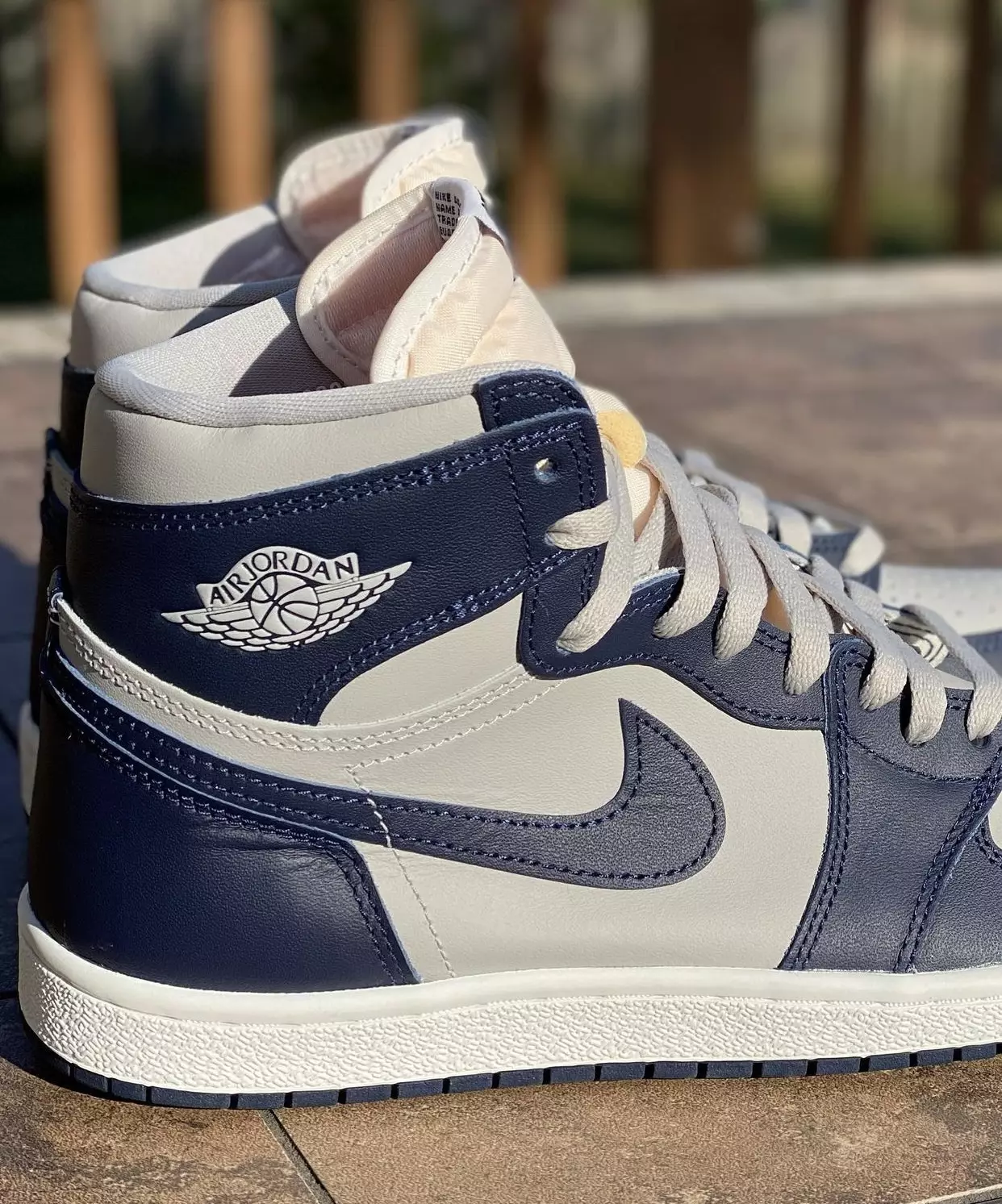 Air Jordan 1 High 85 Georgetown College Navy BQ4422-400 Releasedatum Prissättning