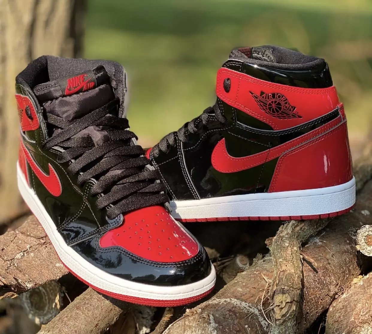 Air Jordan 1 Patent Bred 555088-063 Data lansării