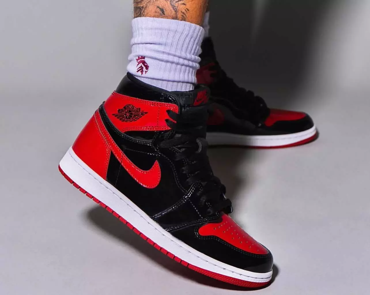 Air Jordan 1 Bred патенті 555088-063 Шығарылған күні-фут