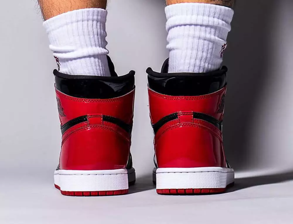 Air Jordan 1 Bred Patent 555088-063 Releasedatum op de voeten