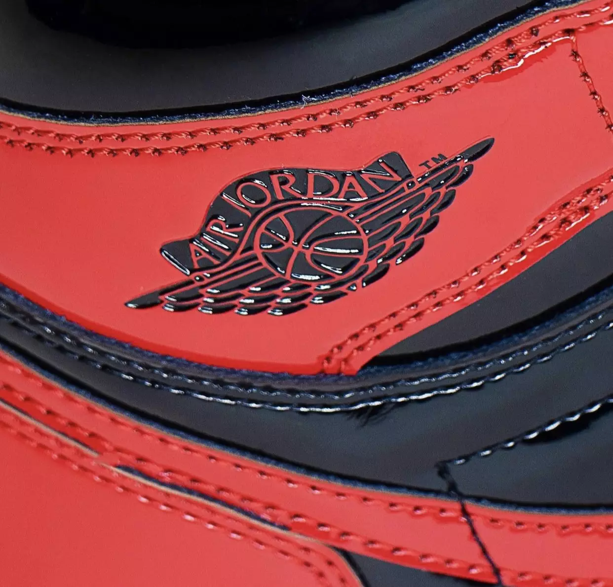 Air Jordan 1 Bred-patent 555088-063 Utgivelsesdato på føttene