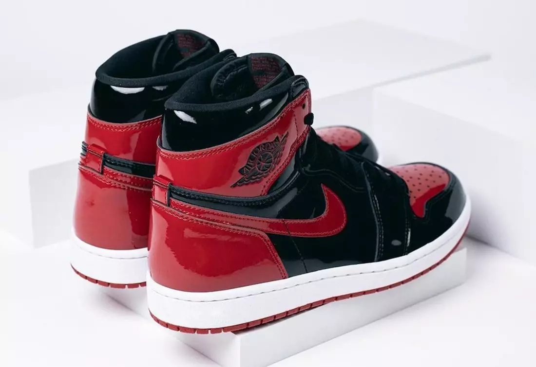 Air Jordan 1 High OG Bred မူပိုင်ခွင့် 555088-063 ထုတ်ဝေသည့်ရက်စွဲ